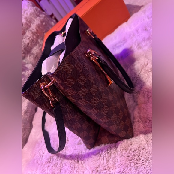 Louis Vuitton Riverside Tote - Picture 6 of 7